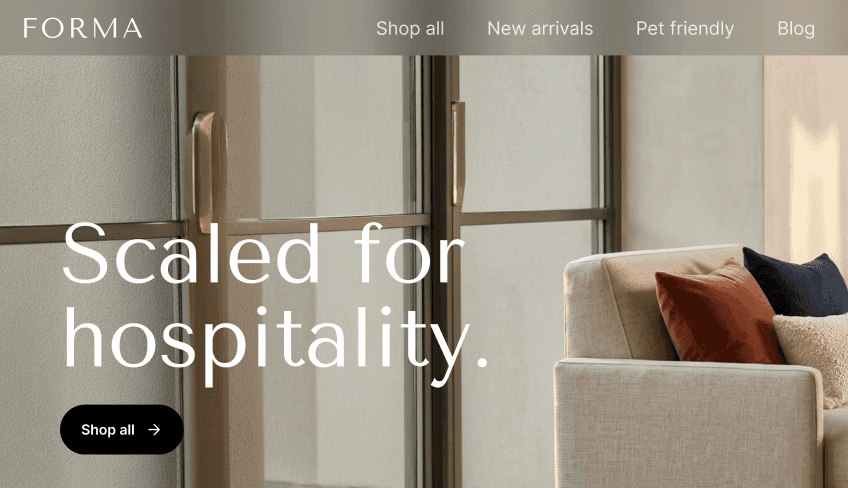 Banner principal del sitio web de Forma que dice “Escalado para la hospitalidad” con el botón “Comprar todos”.